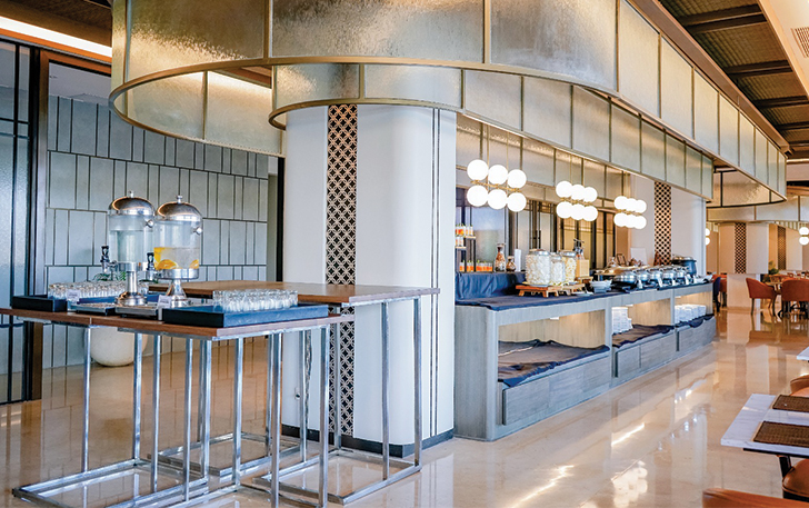 MEWAH: Nuansa di restoran di Hotel Grand Mercure Solo Baru.
