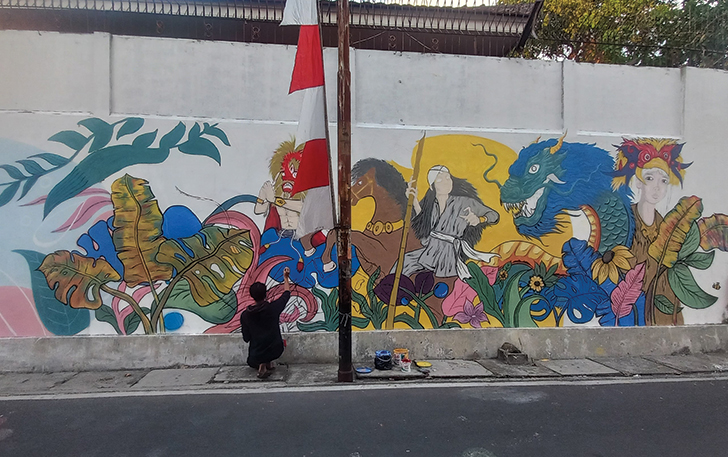 Kelompok 61 KKN UNS periode Juli-Agustus 2023 memberikan peninggalan karya mural yang menyimpan arti keberagaman di Kelurahan Kedunglumbu, Pasar Kliwon, Kota Surakarta.