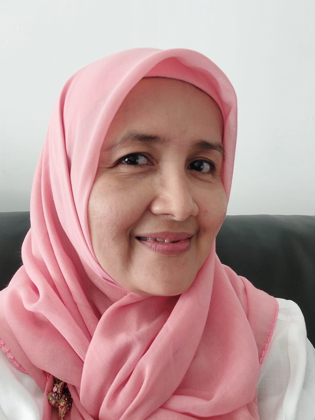 Gadis Deslinda, Psikolog UIN Raden Mas Said Surakarta