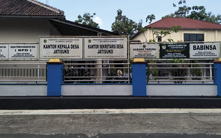 CARI PIMPINAN:  Kantor kepala Desa Jatisuko, Jatipuro, Karanganyar.