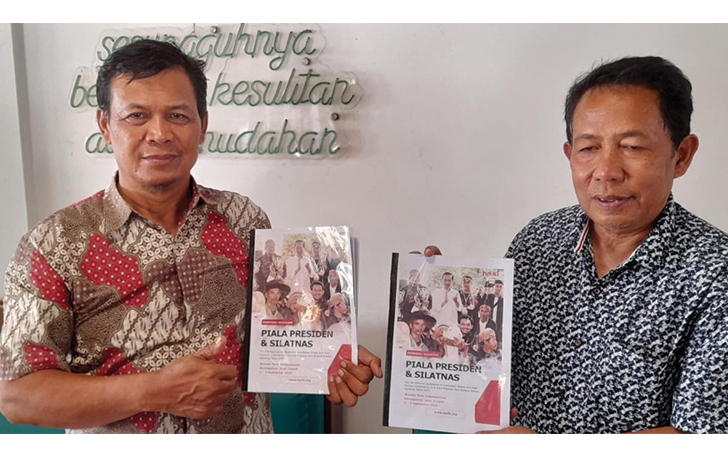 Ketua DPD HPDKI Jawa Tengah Rony Avianto (kri) bersama pengurus saat jumpa pers Selasa (29/8) siang