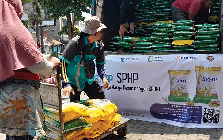 DIINCAR: Pasar SPHP yang berada di Pasar Legi.