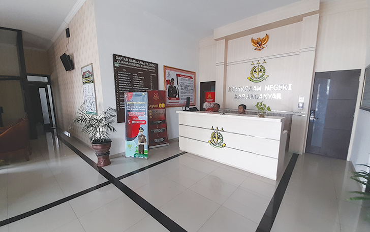 GERAK CEPAT: Suasana lobi kantor Kejaksaan Negeri Karanganyar.