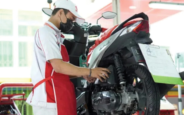 AHM memberikan layanan pengecekan untuk rangka eSAF. AHASS dan AHM juga membuka layanan contact center 24 jam dalam penanganan setiap sepeda motor konsumen.