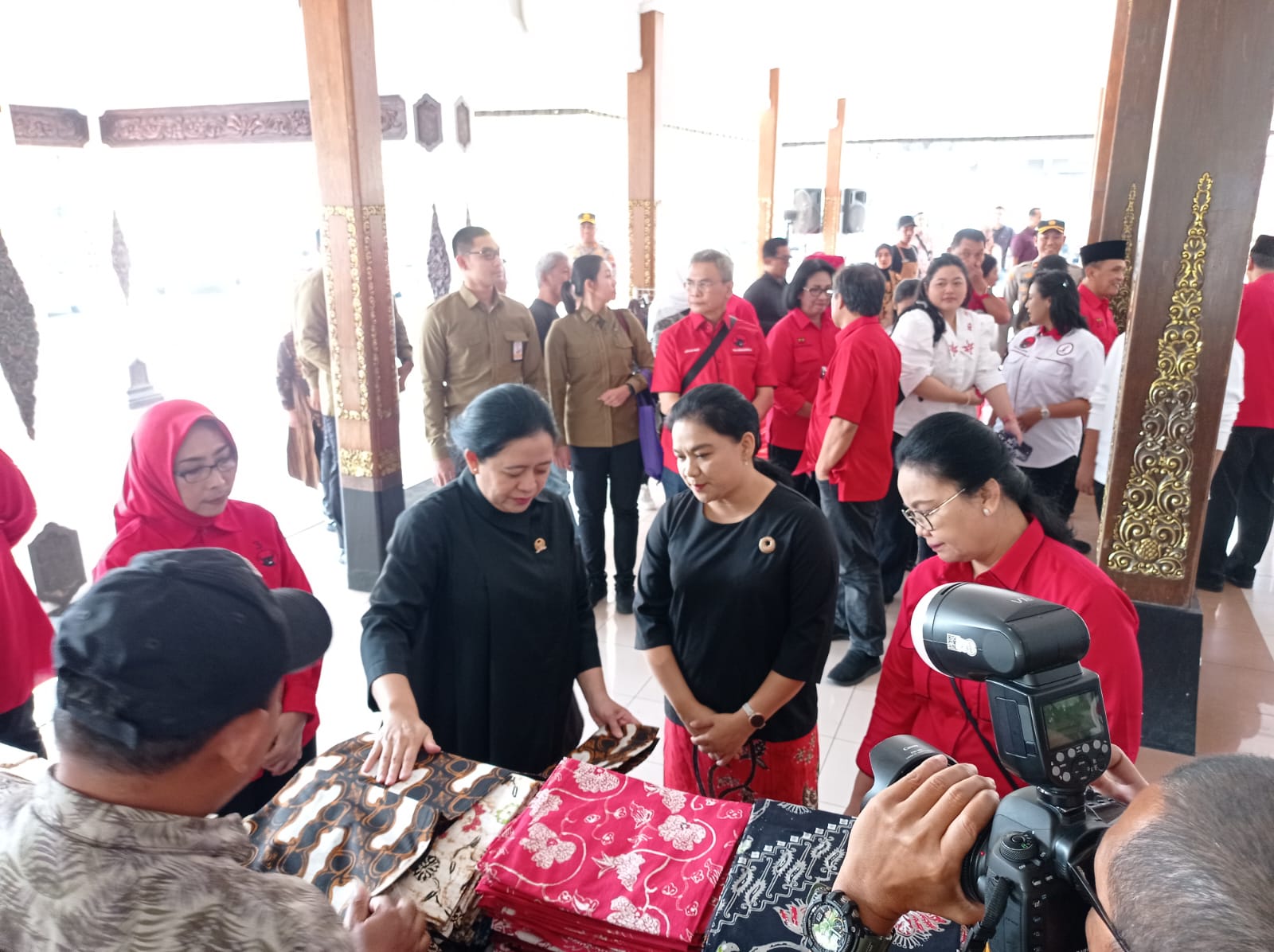 Ketua DPP PDI Perjuangan Puan Maharani saat berkunjung ke Wonogiri Minggu (3/8)