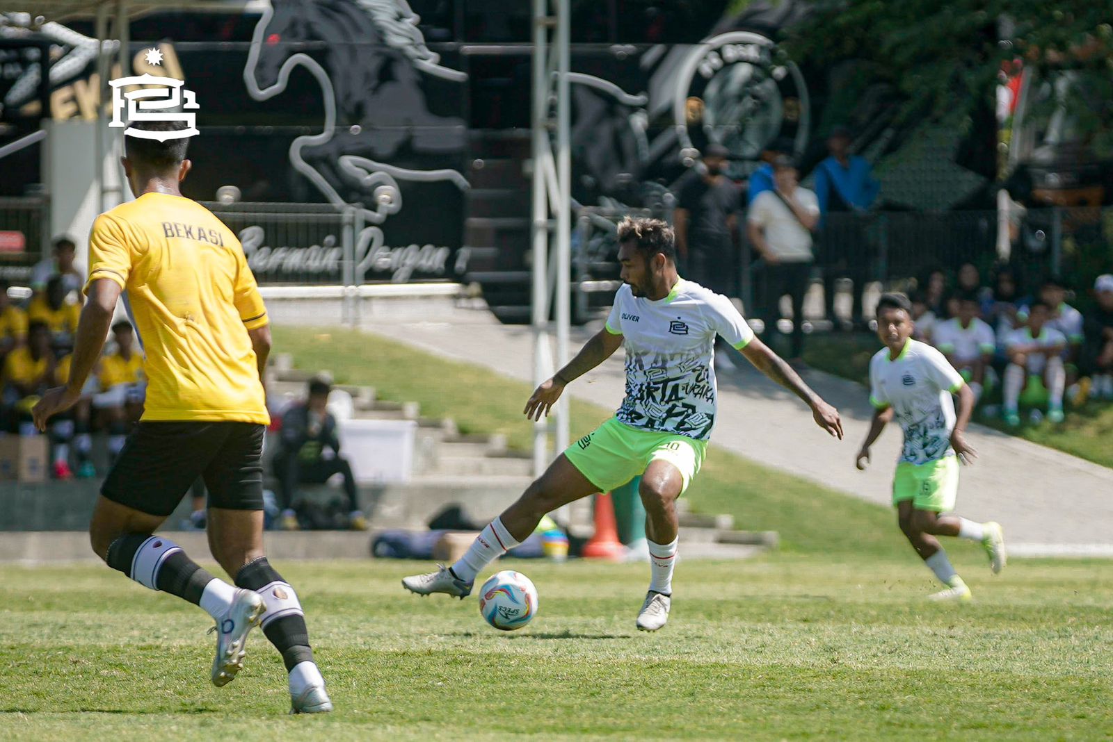 Putra Surakarta FC bekerja sama dengan brand asli Kota Bengawan, Oliver Apparel.