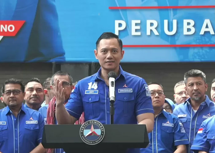 Ketua Umum Partai Demokrat Agus Harimurti Yudhoyono (AHY) menggelar jumpa pers pada Senin (4/9) siang untuk menyikapi situasi politik saat ini.
