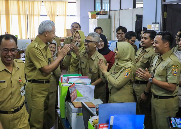 Gubernur Jateng Ganjar Pranowo berpamitan langsung dengan para ASN di lingkungan Pemprov Jateng, Senin (4/9).
