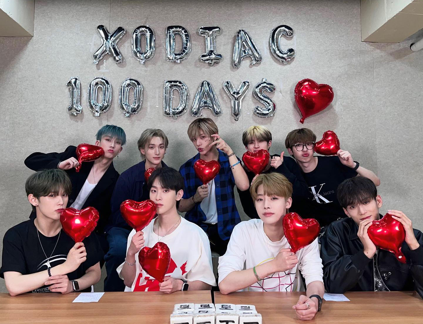 Zayyan (depan paling kanan) bersama member Grup K-Pop Xodiac. (INSTAGRAM @xodiacofficial)