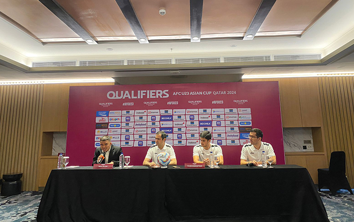 Pre-match press conference yang dihadiri oleh Pelatih Timnas Turkmenistan Ahmet Agamyradow dan Kapten Tim Yhlas Toyjanov, Selasa (5/9).