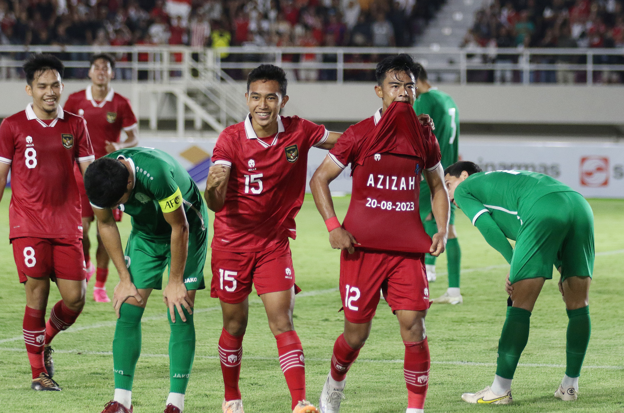 Pratama Arhan melakukan selebrasi usai menjebol gawang Timnas Turkmenistan di Stadion Manahan (12/9). (ARIEF BUDIMAN/RADAR SOLO)