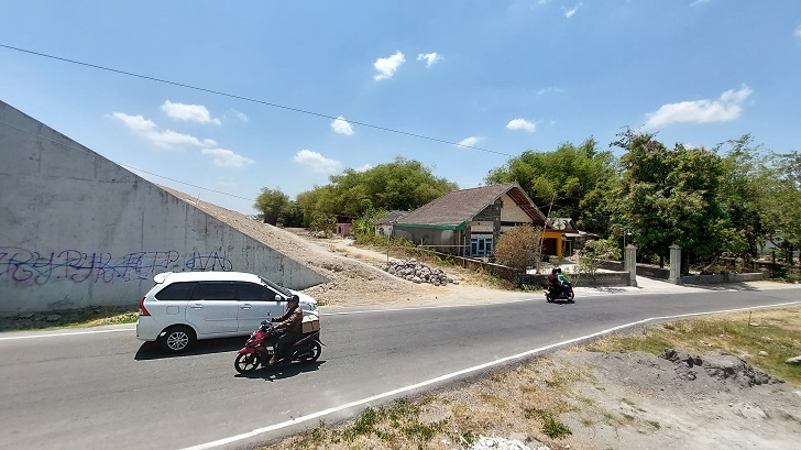 Permukiman di Dusun Kliteh, Desa Jatirejo, Kecamatan Sawit, Kabupaten Boyolali yang posisinya mepet jalan Tol Solo-Jogja. (RAGIL LISTIYO/RADAR SOLO)