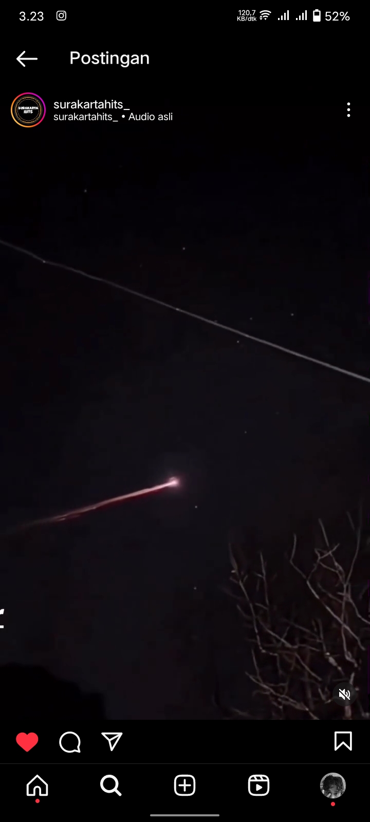 tangkapan layar video luncuran meteor yang diunggah akun @surakartahits_