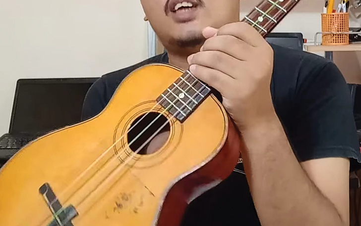 Ilustrasi alat musik cuk.