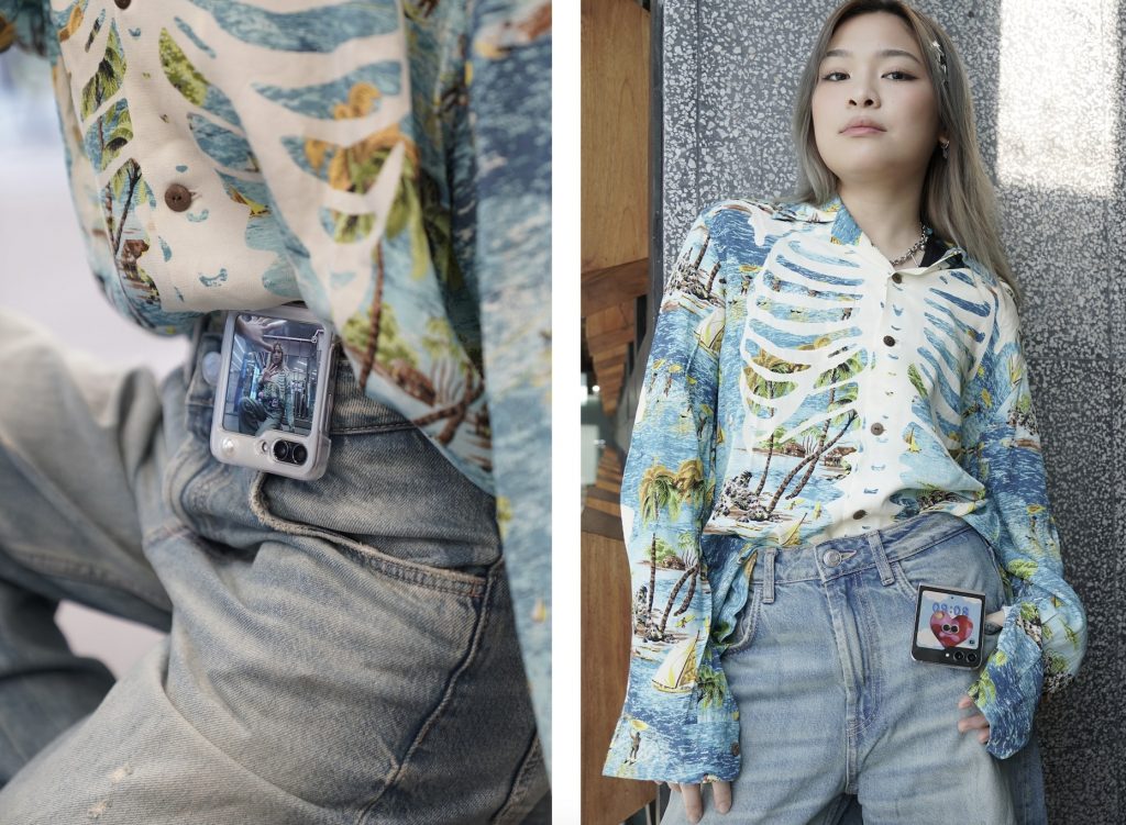 Mix _ Match outfit harian bisa semakin kreatif dengan memadukan Galaxy Z Flip5 yang didesain dengan unik.