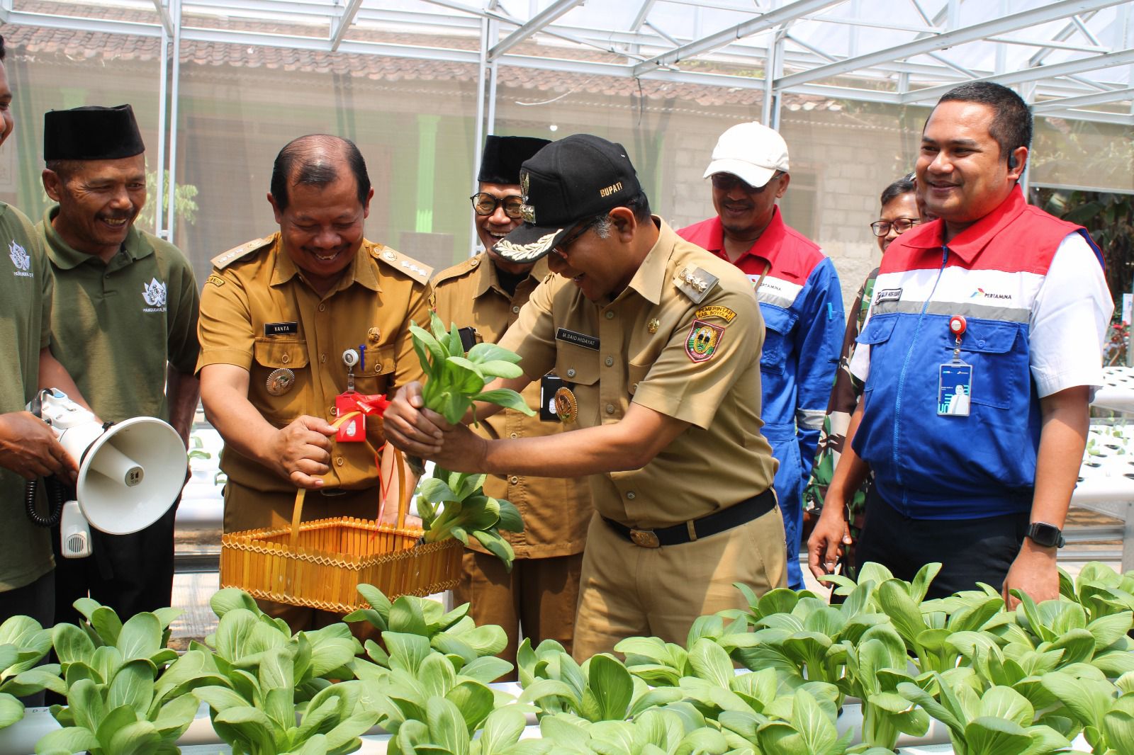 Bupati Boyolali dalam peresmian Wisata Edukasi Pertanian dan Peternakan Inklusi pada Tempat Wisata Kelompok Pandawa Patra, di Desa Keposong, Tamansari, Boyolali pada Senin (18/09).