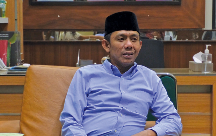 JUMPA PERS: Pimpinan MTA Pusat Ustad Nur Kholid Syaifullah ditemui di kantor MTA pusat, kemarin.