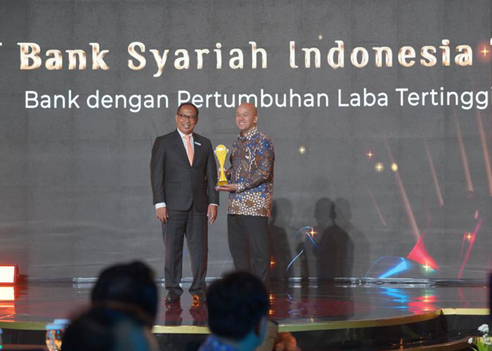 BSI menyabet penghargaan sebagai &ldquo;Bank Dengan Pertumbuhan Laba Tertinggi&rdquo; dalam ajang DETIK AWARDS 2023: Adapt and Transform to an Era of Change, Kamis (21/9).