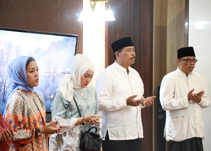 Pj Gubernur Jateng Nana Sudjana gelar doa bersama sebelum pindah ke rumah dinas Puri Gedeh Semarang.