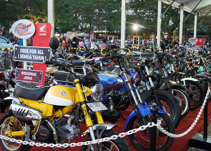 Deretan motor modifikasi dipamerkan dalam  Honda Modif Contest (HMC) 2023 Region Jawa di Sentra Niaga Solo Baru, Sabtu (23/9/23).