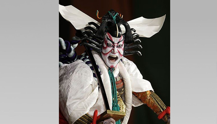 Salah satu karakter dari Kabuki yaitu Ichikawa Danjuro yang merupakan salah satu karakter terkenal di Kabuki