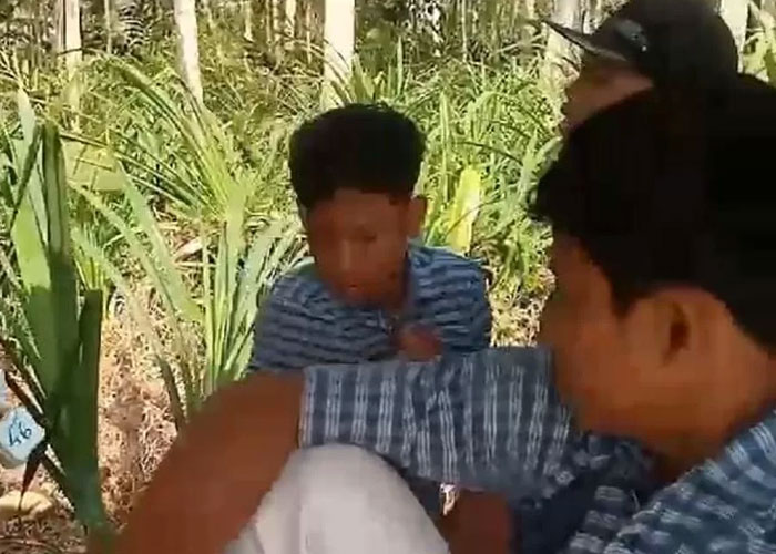 Pelaku bullying siswa SMP 2 Cimanggu, Cilacap (pakai topi) telah diamankan polisi.