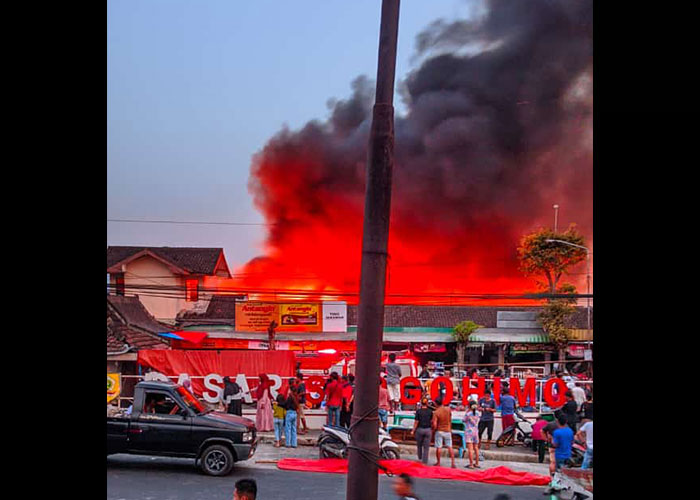 Kondisi Pasar Slogohimo, Wonogiri yang terbakar.