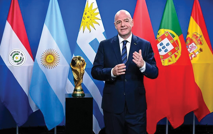 Presiden FIFA Gianni Infantino saat mengumumkan tuan rumah Piala Dunia 2030.