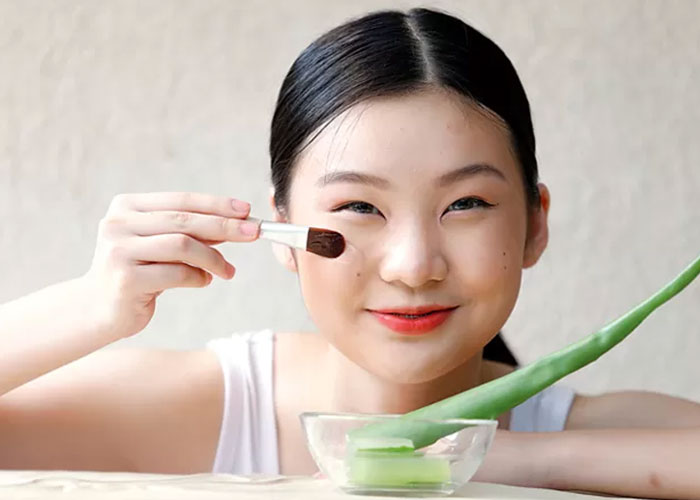 Masker alami dari lidah buaya.