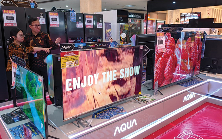 BANJIR DISKON: Berbagai barang elektronik yang dijual di event Spektra Meriah di Solo Grand Mall.
