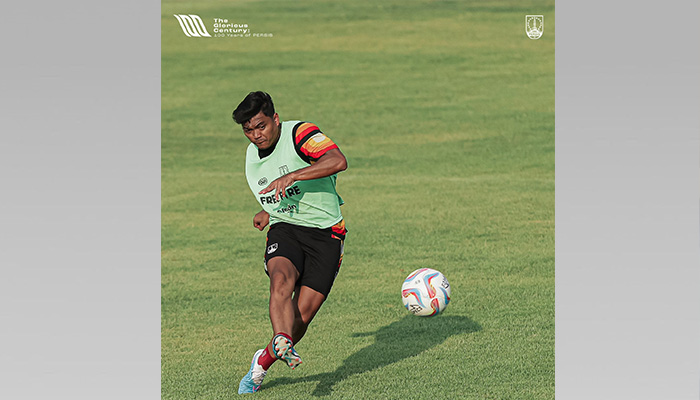 COMEBACK: Alfat Fathier saat berlatih dengan skuad Persis Solo belum lama ini.