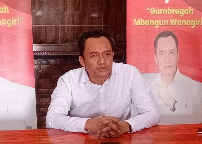 Edi saat deklarasi di posko pemenangan di Kelurahan/Kecamatan Wuryantoro Jumat (6/10).