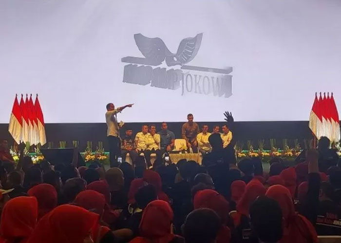 Presiden Joko Widodo saat menghadiri Konsolidasi Nasional Jaringan Relawan Alap-Alap Jokowi di SICC Sentul, Kabupaten Bogor, Jawa Barat, Sabtu (7/10/2023).