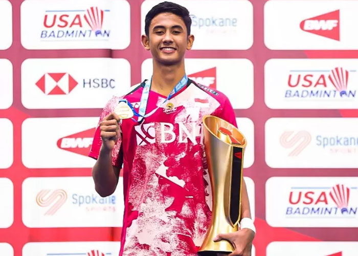 Alwi Farhan sukses bawa pulang gelar juara dunia dalam  BWF World Junior Championship.