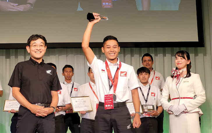 BEPRESTASI: Masngudin, teknisi sepeda motor Honda asal Magelang meraih medali emas dan menjadi juara dunia setelah memenangi Honda Global Technician Contest Motorcycle 2023 di Tokyo, 7-8 Oktober 2023.