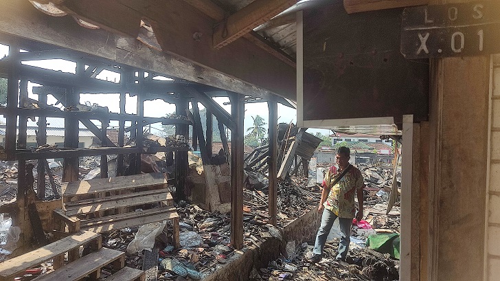 Kondisi Pasar Slogohimo, Selasa (10/101). Pembangunan dijadwalkan dimulai tahun depan. (IWAN ADI LUHUNG)