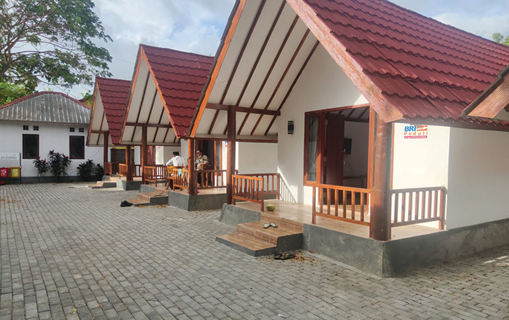 BRI lewat CSR BRI Peduli memberdayakan masyarakat dengan memberikan bantuan homestay kepada Desa Kuta, Kecamatan Pujut, Lombok Tengah, Nusa Tenggara Barat (NTB).