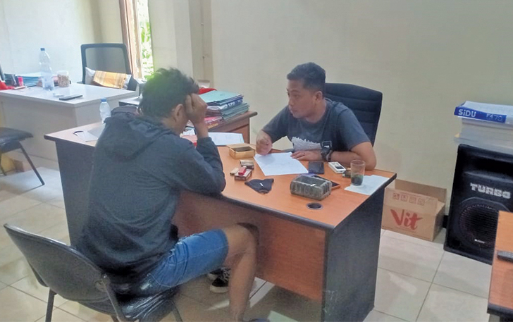 KENAL KORBAN: BM, pelaku pencurian rumah di Mandong, Trucuk serahkan diri ke polsek.