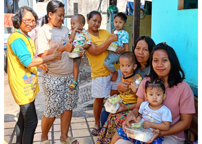 Balita maupun ibu hamil di Kelurahan Kepatihan Kulon, Kecamatan Jebres, Solo rutin mendapatkan menu makanana bergizi lewat program Dapur Sehat Atasi Stunting yang dikenal DAHSAT.