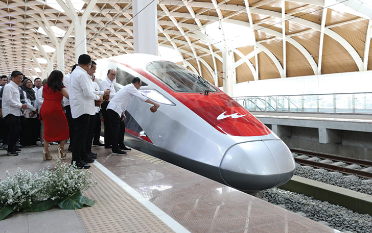 Peresmian operasional kereta cepat Whoosh, Rabu (18/10).