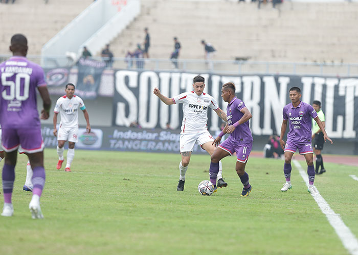 Pertandingan Persis Solo melawan Persita Tangerang di Liga 1 musim lalu.