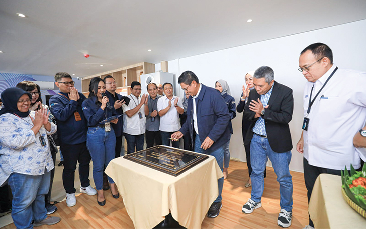 BRI meresmikan Gedung Contact BRI di Jalan Hasanuddin, Kebayoran Baru, Jakarta Selatan. Gedung ini menjadi garda terdepan dari BRI untuk melayani pengaduan nasabah.
