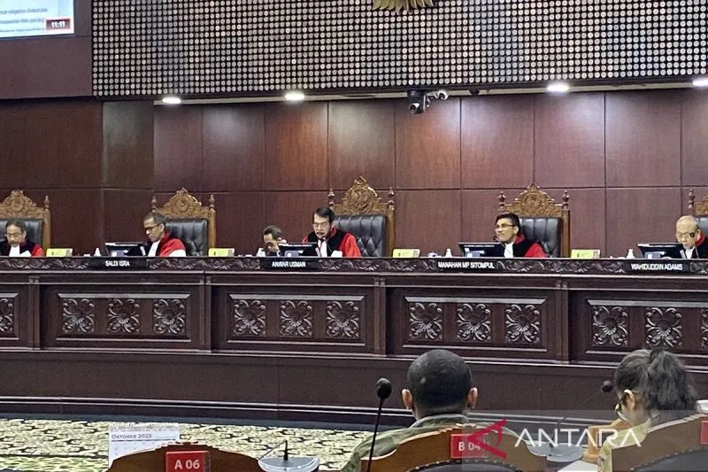 Sidang Pengucapan Putusan/Ketetapan Perkara Nomor 102/PUU-XXI/2023 di Gedung Mahkamah Konstitusi RI, Jakarta, Senin (23/10/2023).