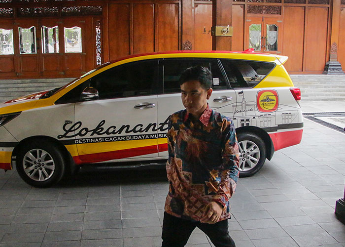 Wali Kota Solo Gibran Rakabuming Raka di Balai Kota Solo, Senin (23/10).