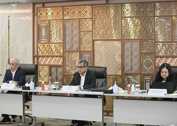 Direktur Utama BRI Sunarso (tengah) akui Seluruh segmen kredit BRI tercatat tumbuh positif pada Kinerja Keuangan BRI Triwulan III 2023.