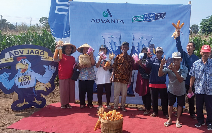 KUALITAS TERBAIK: Panen jagung dalam Big Field Trip di Desa Kedungombo, Kecamatan Baturetno, kemarin (2/11).