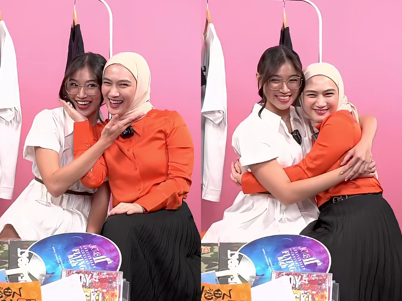Pose kiyowo Shani dan Melody saat sesi Shopee Live Streaming Grand Launching JKT48 Official Store.