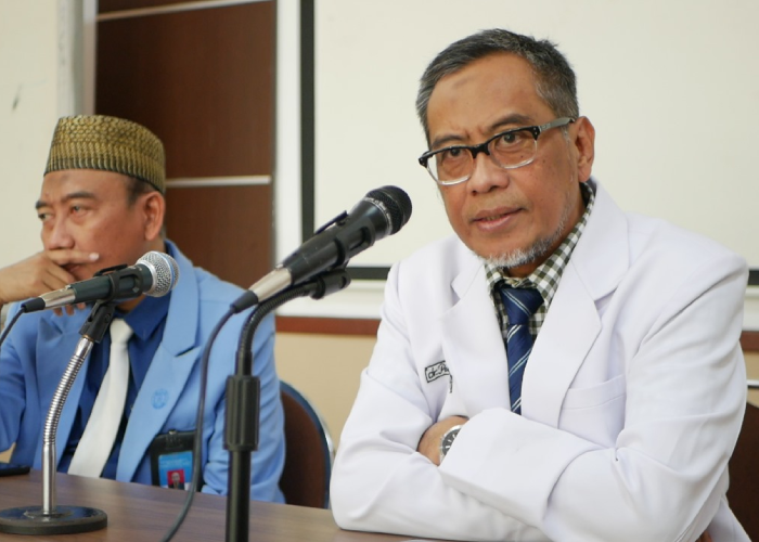 Dr Purwoko, dr, Sp An, KAKV KAO, Kepala Program Studi PPDS Anestesiologi dan Reanimasi FK UNS Periode 2015-2019.
