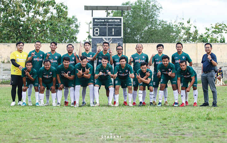 Skuad tim sepak bola BRI Karanganyar.