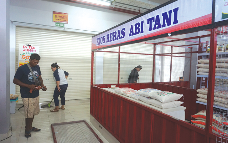 LEBIH MODERN: Deretan kios pasar beras menempati lantai II gedung Zona A Pasar Gedhe Klaten.